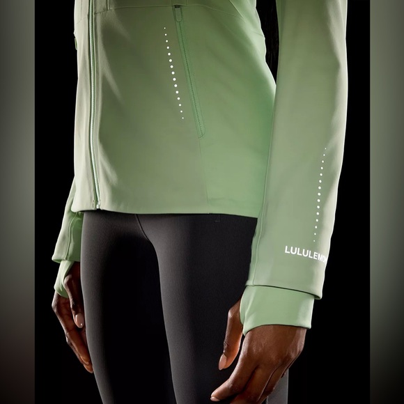 lululemon athletica Jackets & Blazers - Lululemon Cross Chill Jacket
RepelShell woman’s s size 2 4 6. 8 Creamy Mint